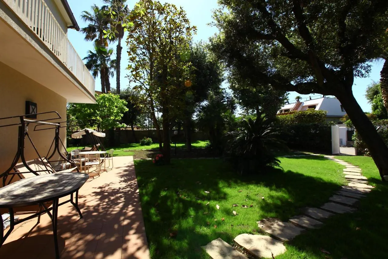 Homestay Villa Vanessa Fregenae Italy